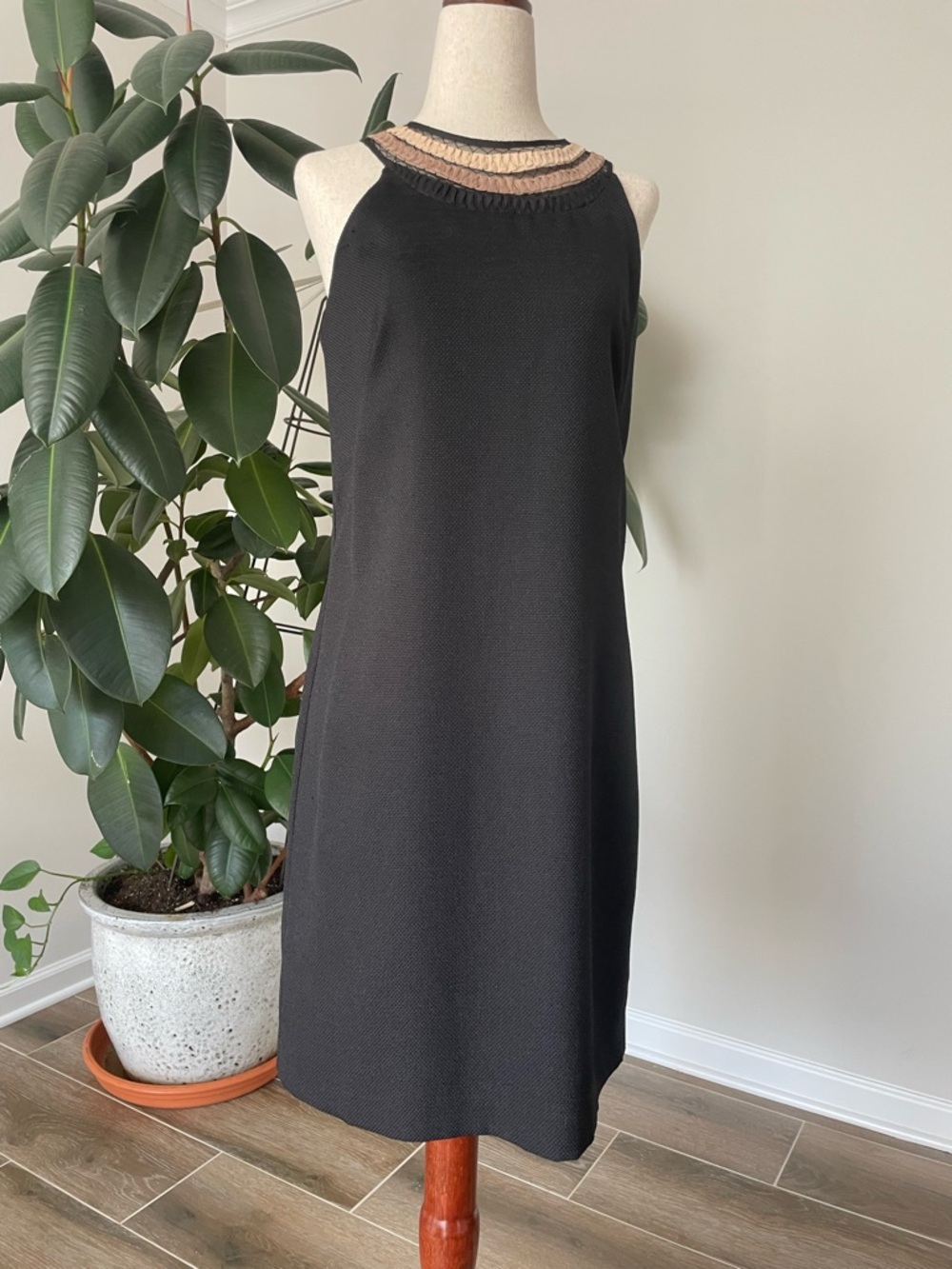 Ann Taylor Black Sleeveless Lace-Trim Tank